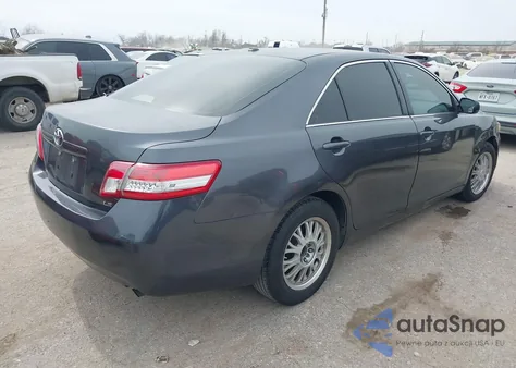 2010 Toyota Camry Le z USA, uszkodzony, nr VIN 4T1BF3EKXAU035492